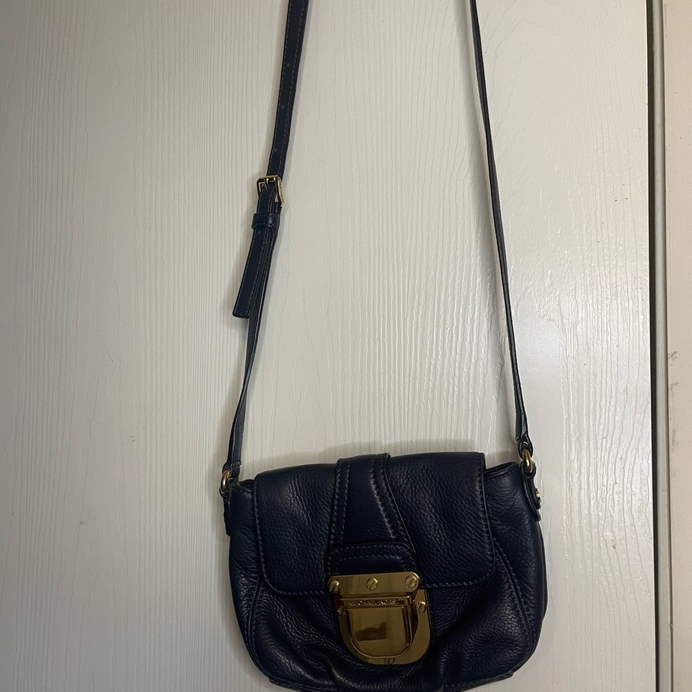 Michael kors crossbody - Picture 2 of 4